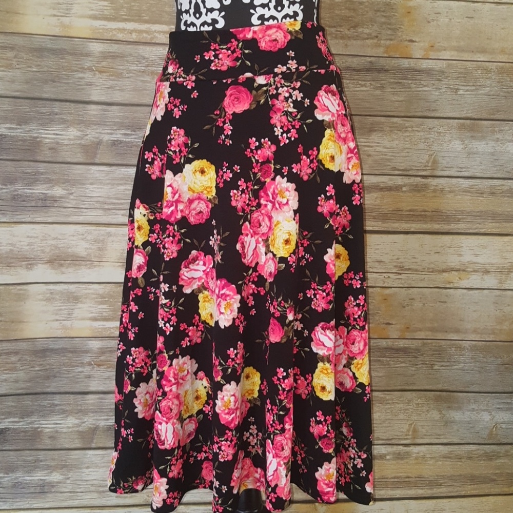 NWT Agnes and Dora floral skirt size large